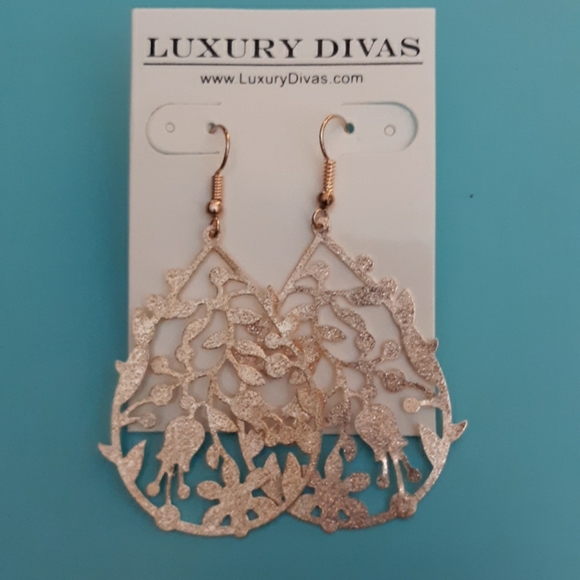 ROSE GOLD TONE FLORAL TEARDROP EARRINGS - Picture 6 of 6